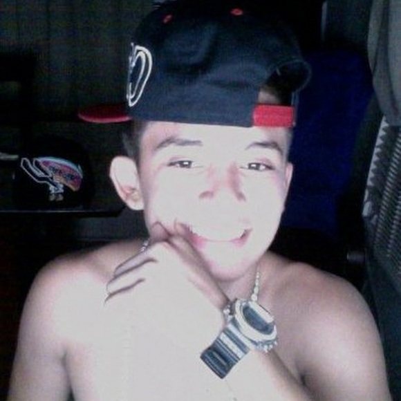 Meet your Posher, Sebastian - Picture 2 of 4